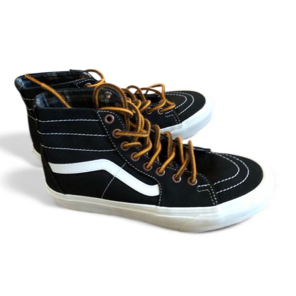VANS sk8 hi Black and White High-Top Sneakers